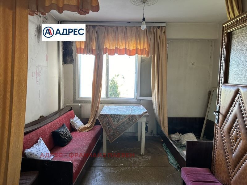 Продава се Двустаен апартамент в Плевен, Сторгозия - 74 кв.м за 946 €/кв.м - Снимка #3