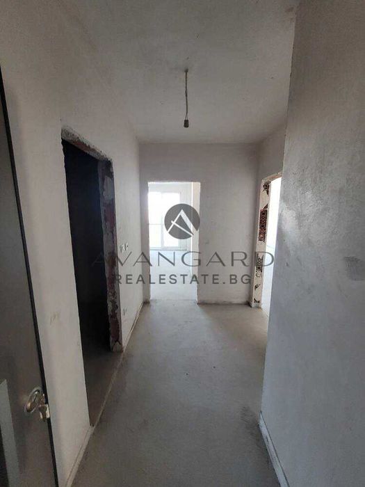 Продава се Двустаен апартамент в Пловдив, Южен - 80 кв.м за 1150 €/кв.м - Снимка #1