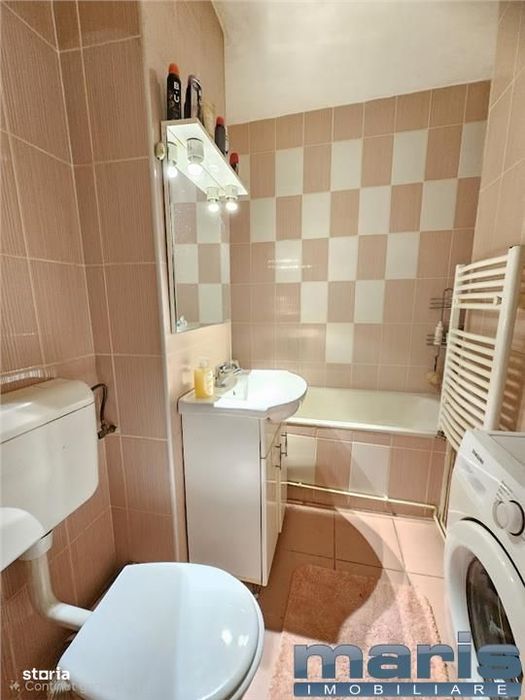 Apartament 3 camere etaj 3 cu 2 bai in Tudor Pandurilor