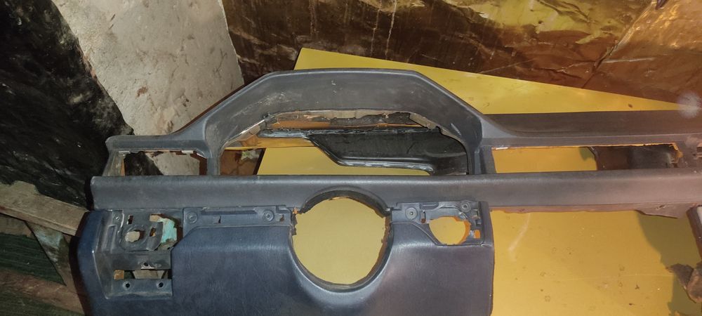 Панель Мерседес 124