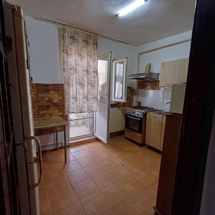 APARTAMENT 3 camere 75 mp