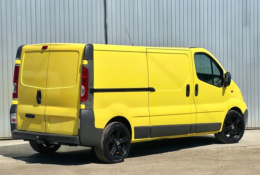 Opel Vivaro // Renault Trafic 2.0  an 06 2011 L2H1  model lung