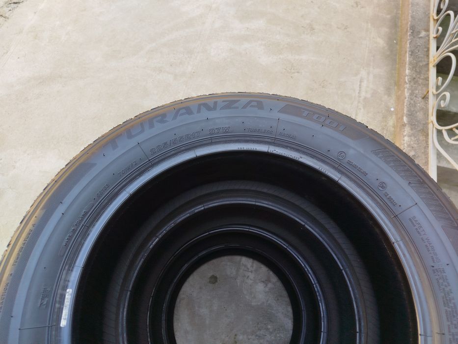 225 55 R17 Shina Brijistone