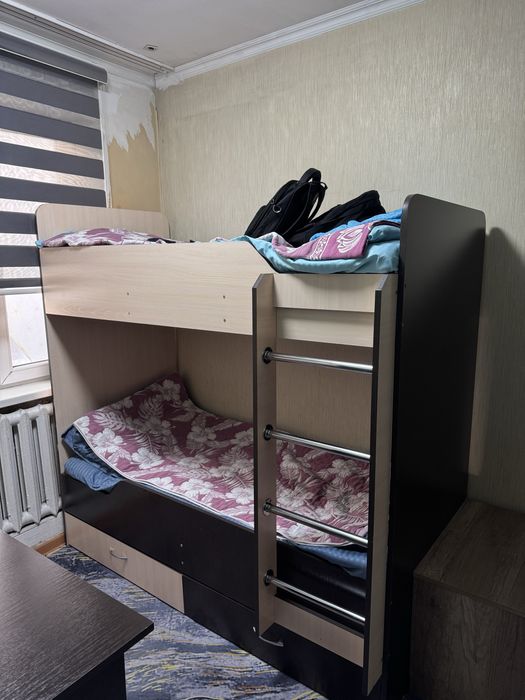 Двухъяросная кровать