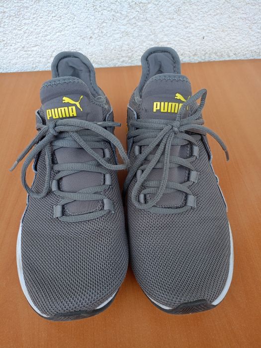 Vand pantofi sport Puma, produs de calitate superioara mărimea 41.