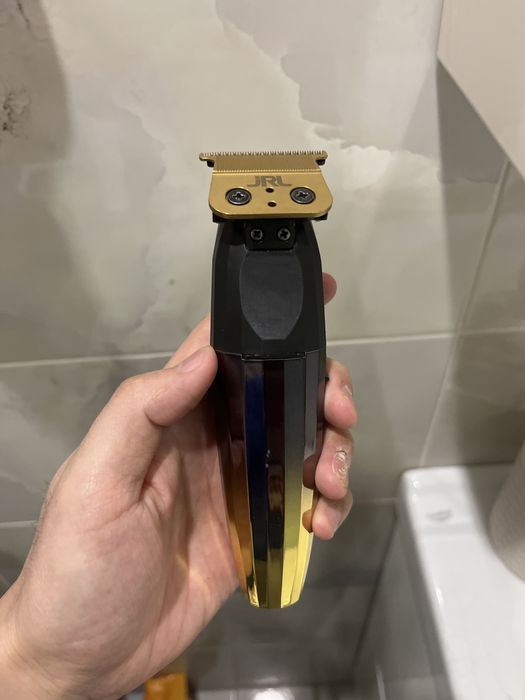 Продам машинку для стрижки волос