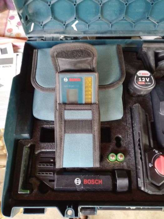 Лазерен нивелир BOSCH GLL 3-80 CG+Лазерен приемник BOSCH LR7