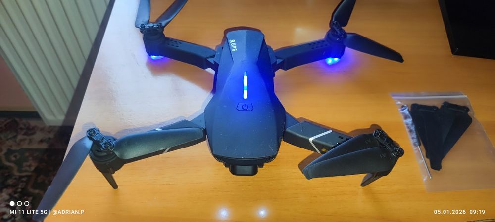 Drona cu GPS E520S