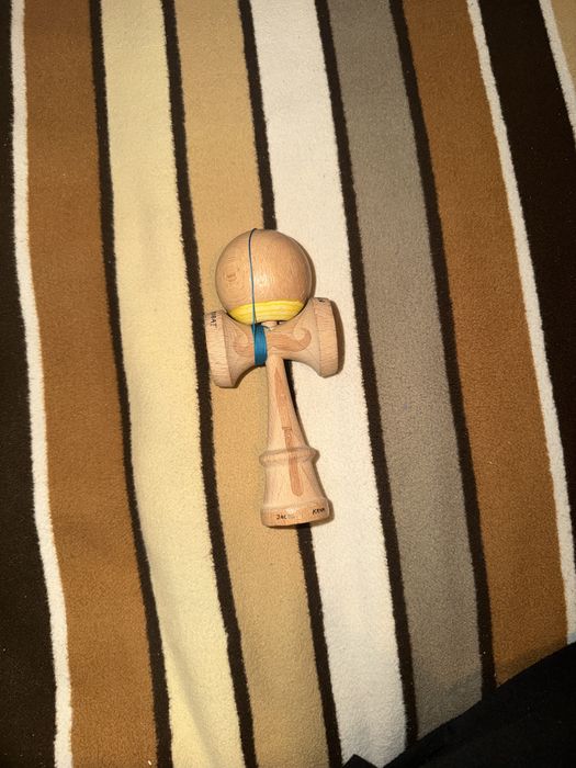 Kendama jacob acrobat
