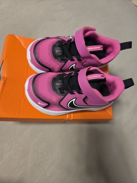 Nike Cosmic Runner