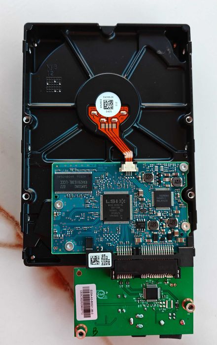 Твърд диск Hitachi 500GB + Външна кутия USB — Като НОВ!