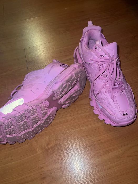Balenciaga track