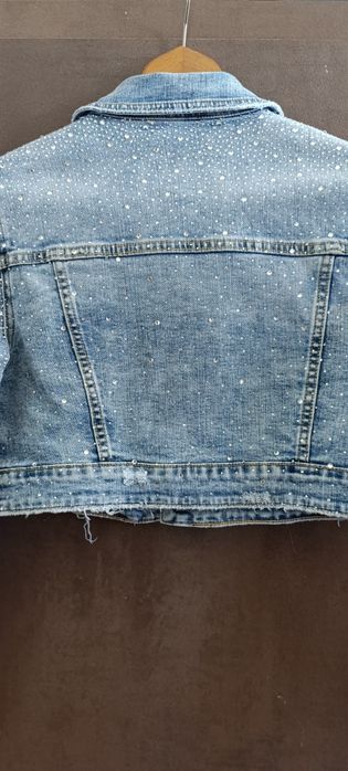 Късо дънково яке с камъни