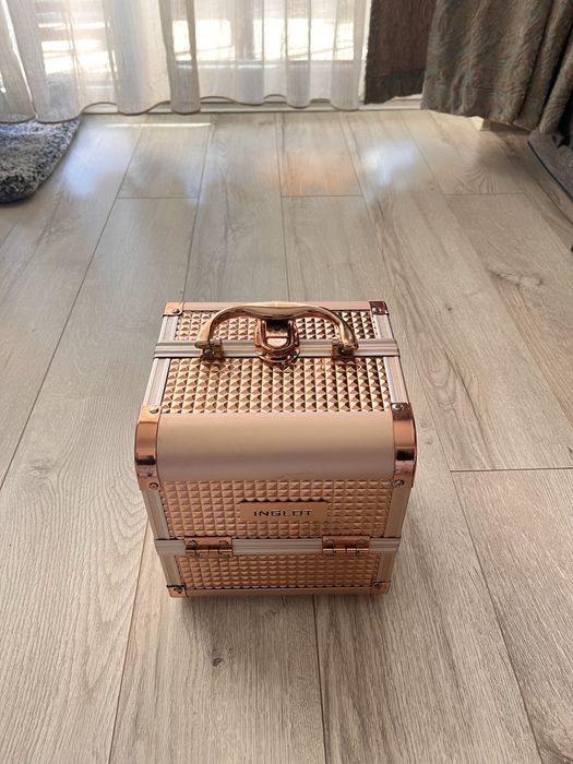 geantă încăpătoare make-up