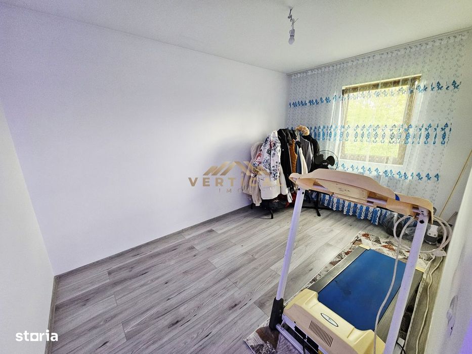 Vila 6 camere la intrare in Dobreni