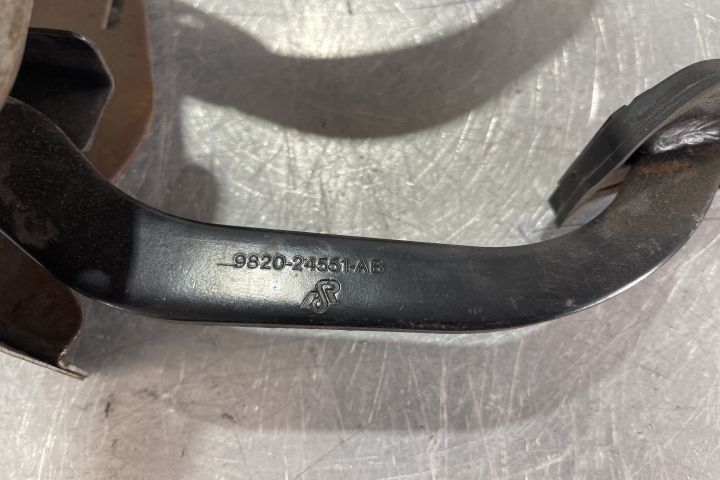 Pedala ambreiaj frana EPA372D19 / EPA-372-D19 Ford Focus prima genera