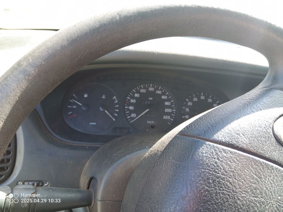 Продавам renault megane 1.9 чист дизел на части