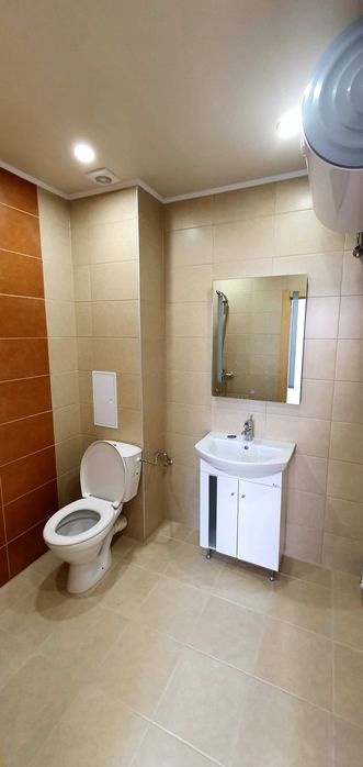 Дава се под наем Магазин в Айтос - 40 кв.м за 178.5 € - Снимка #3