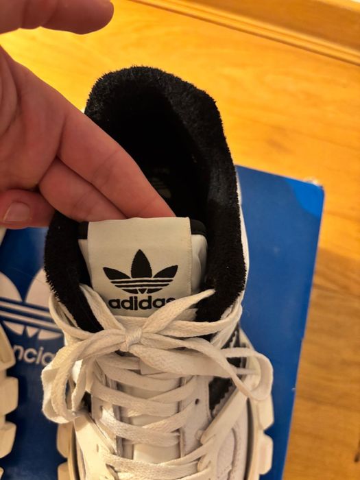 Balnciaga track addidas