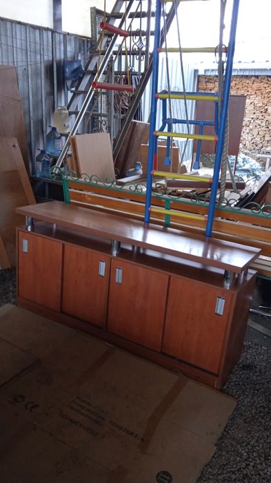 Тумбочка.      .