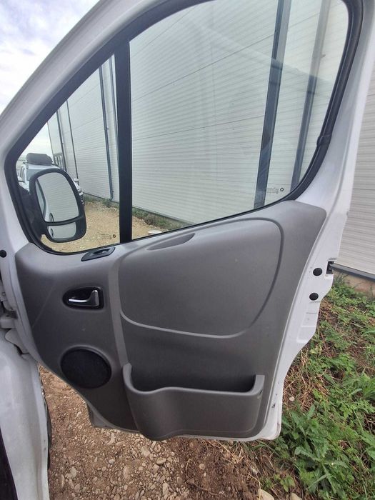 Opel Vivaro 2012 Model Lung