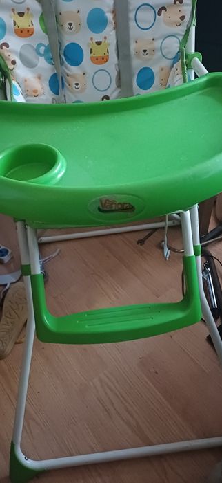 Scaunel pentru bebelusi alimentatie