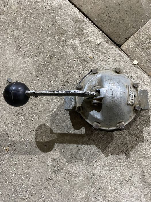 Ручной насос подкачки топлива