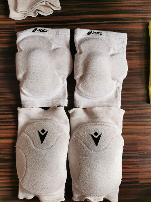 Волейболни наколенки