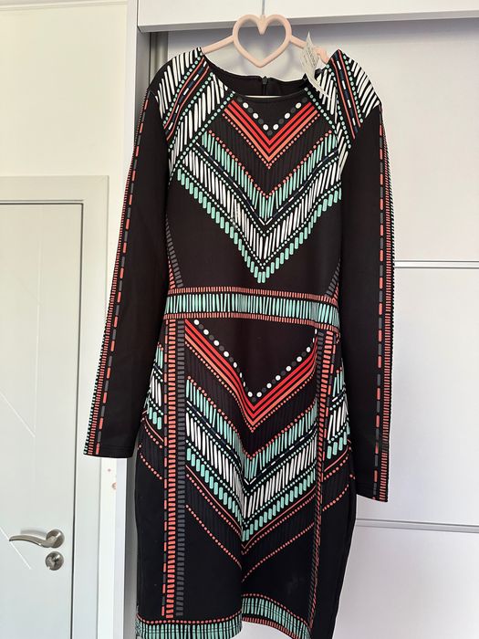 Рокля с дълъг ръкав