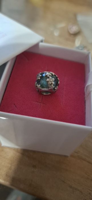 Продавам Обици,Талисмани и Пръстен!!