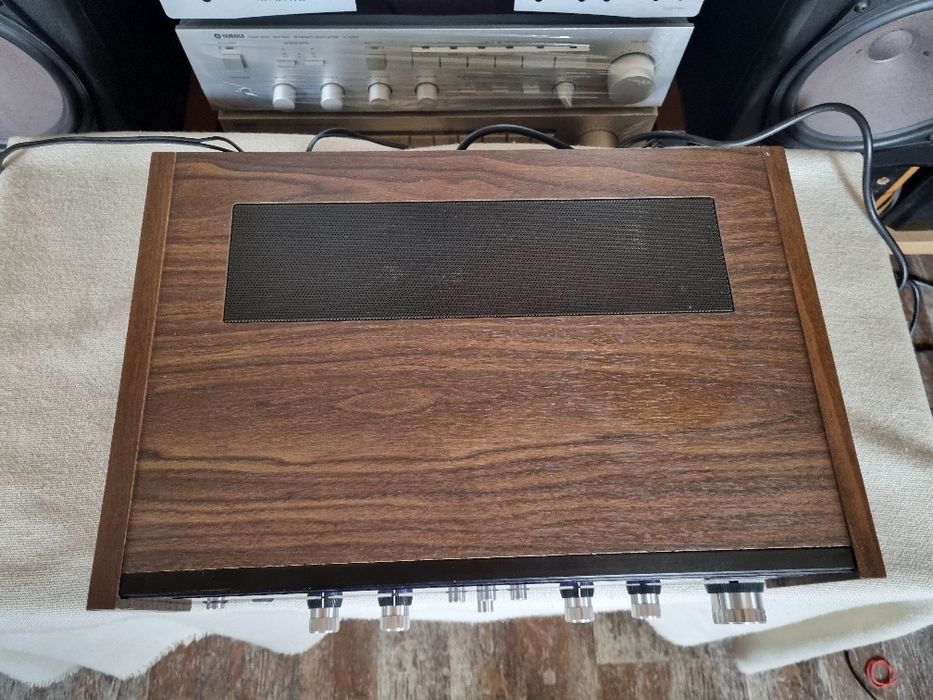 Superscope R-1220 by Marantz. 10 watts/canal. Impecabil.