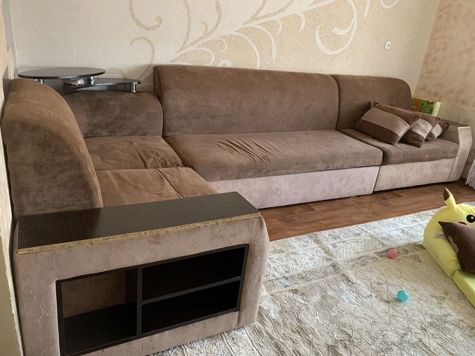 Продам большой угловой диван