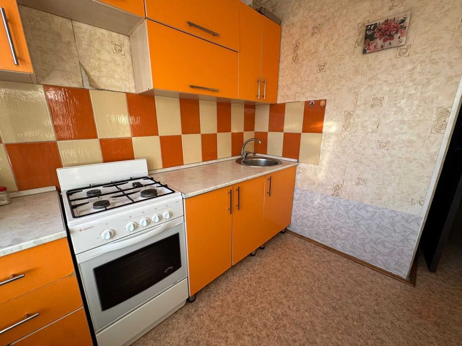 Продам квартиру р-н КЖБИ