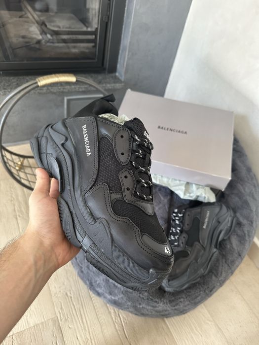 Balenciaga Triple S Black