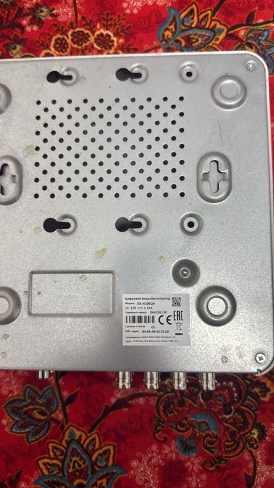 Продам комплект видеонаблюдения HiWatch (Hikvision).