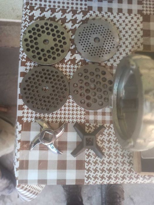 Masina de tocat carne