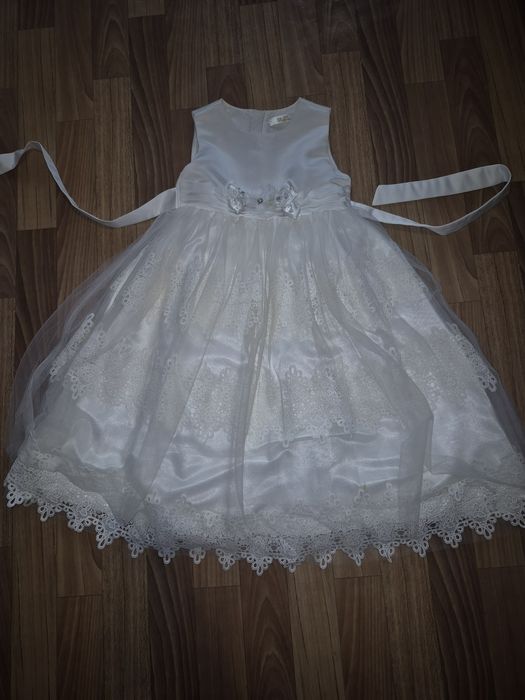 Продам вечернее платье на девочку