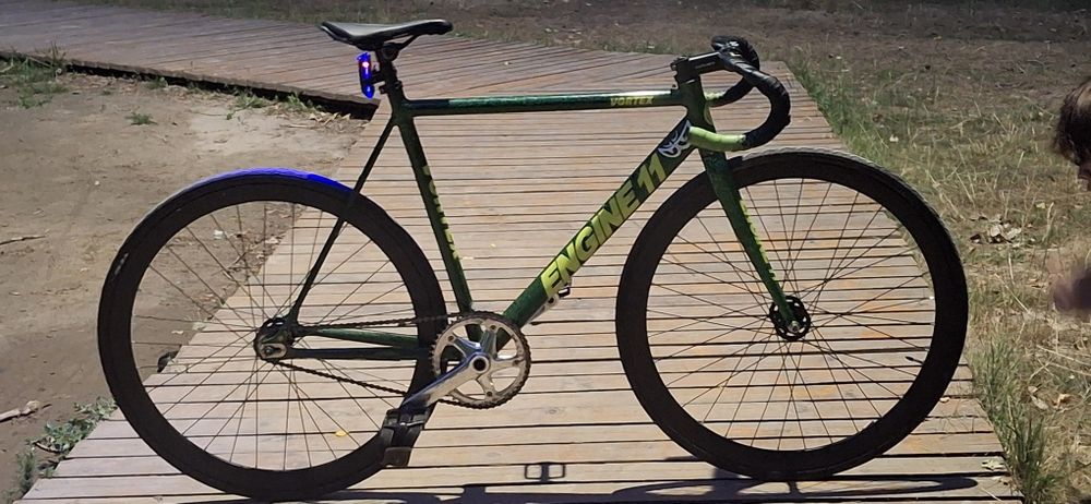 Engine 11 fixed gear