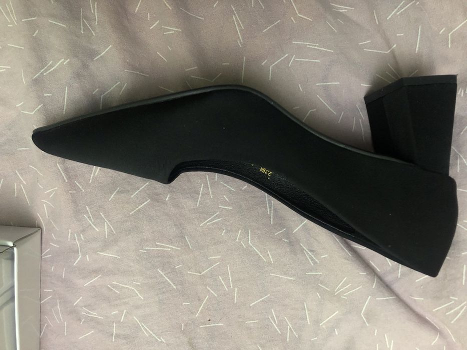 Обувки Черни 41