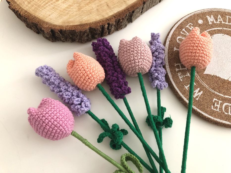 Плетени цветя - лалета ,лавандули, рози, кала и слънчогледи