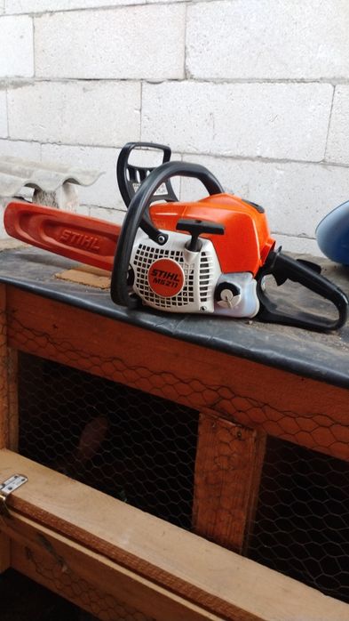 Stihl 211 din anul 2019