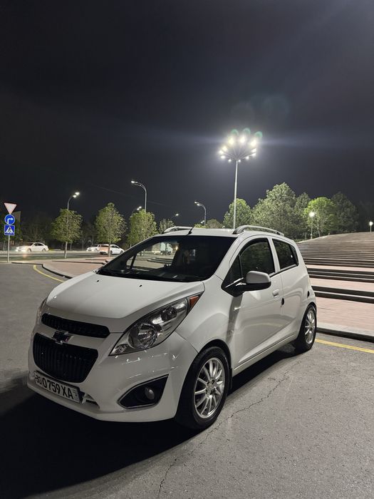 Автомобил спарк