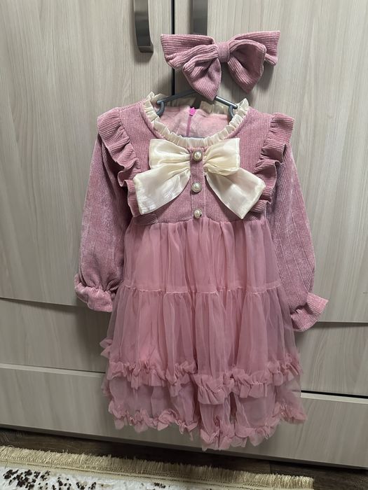 Нарядное платье с бантиком