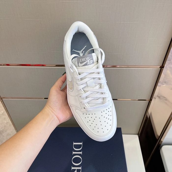 CD B27 Low Top White/Gray