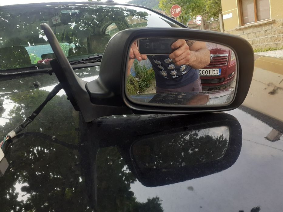 Дясно огледало  Toyota Avensis