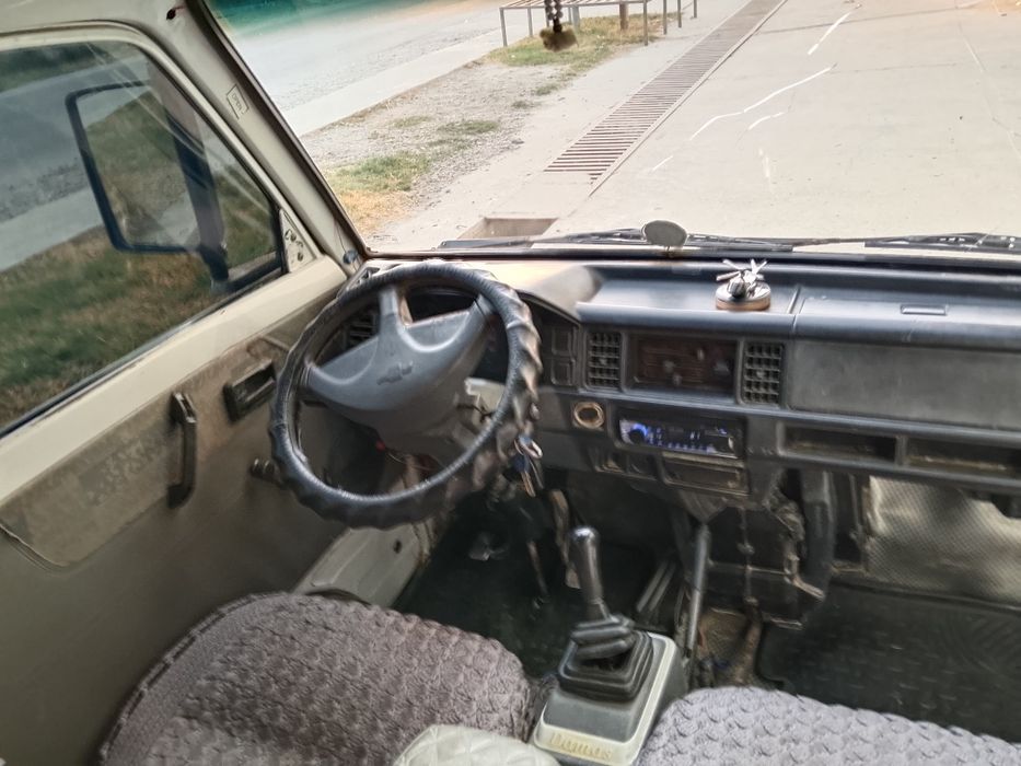 Moshina masla 6 oy oldin motordan chiqqan yangi mayor quyilgan