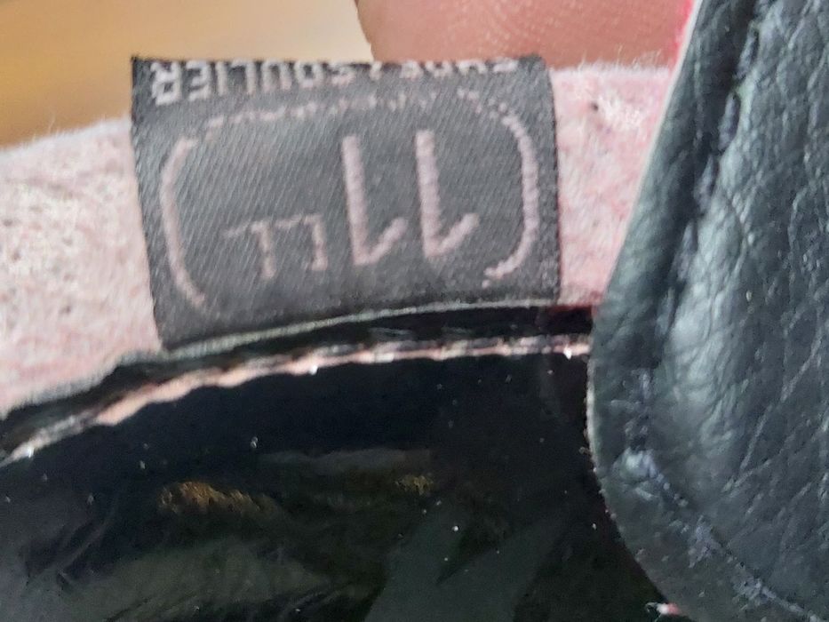 Продам вратарьскии коньки.