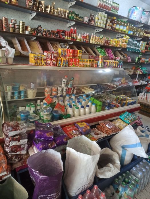 Vitrinalar sotiladi Buxoro da sastyani zoʻr kelishib beriladi