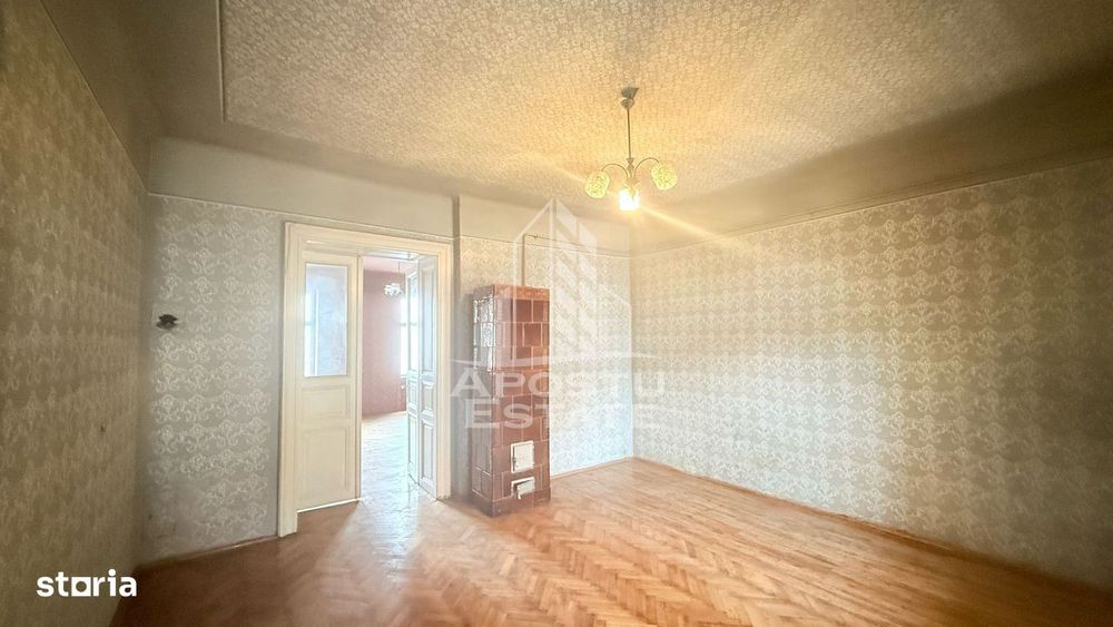 Apartament 3 camere, in Piata Maria, cladire in curs de reabilitare
