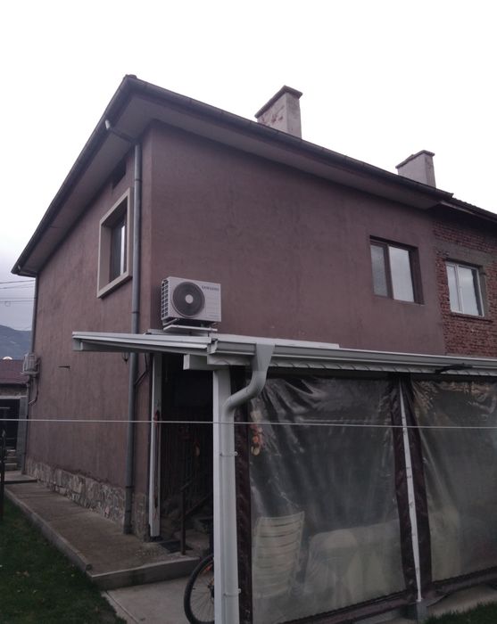 Продава къща в с.Самораново общ.Дупница